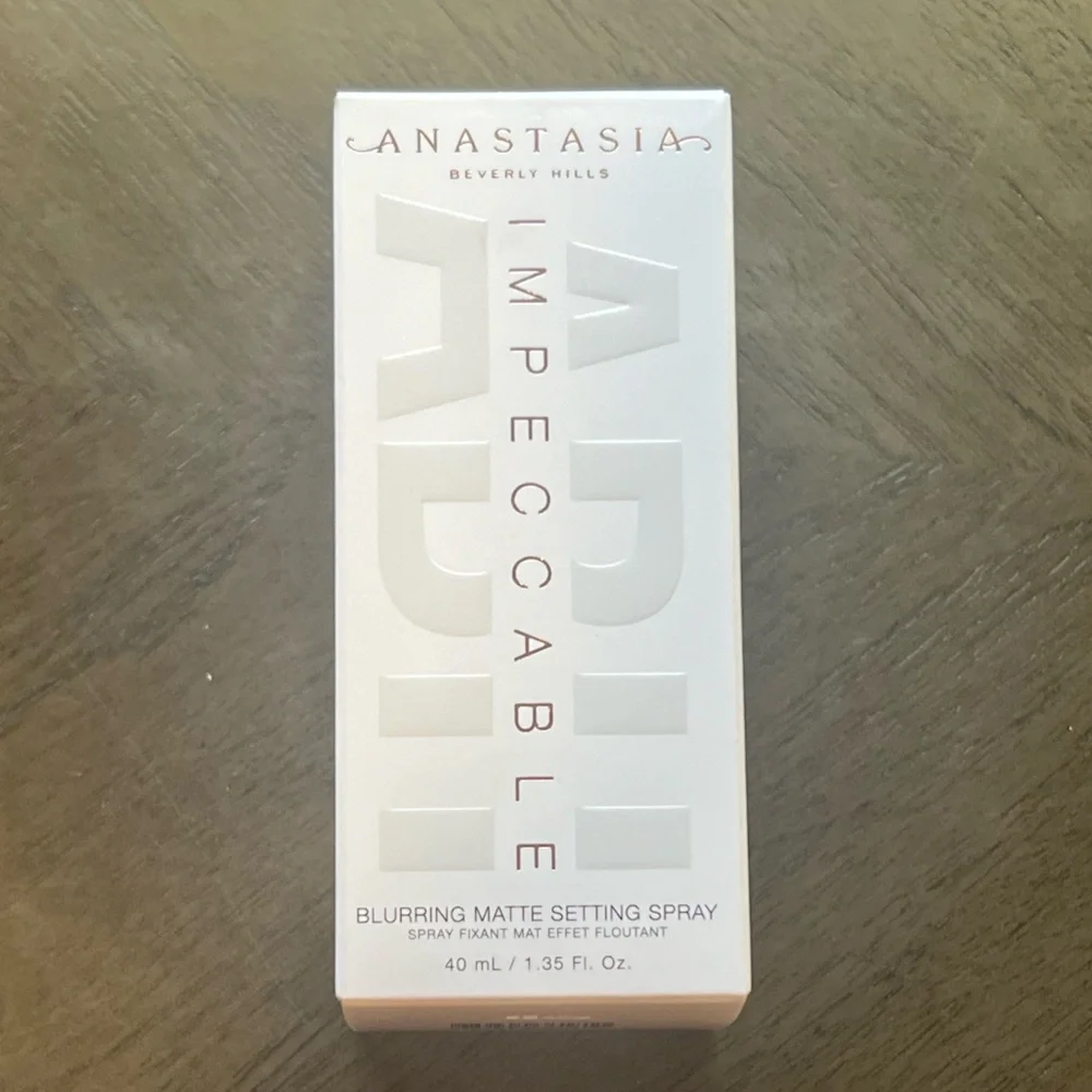Anastasia Beverly Hills Impeccable 24HR Blurring Matte Setting Spray